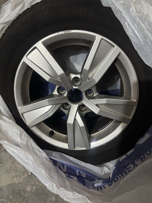 Гуми с оригинални джанти AUDI