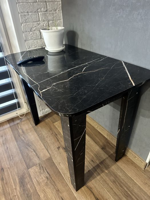 Продам стол кухонный 99*59*75