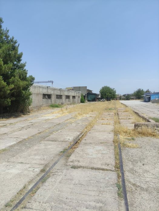 Кибрайский район Дурмень база с железно дорожней веткой 1га земли.