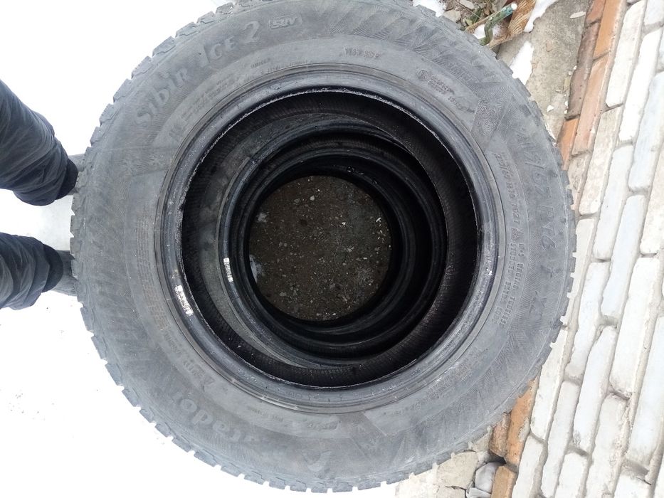 Продам Шины  215/ 65 R16