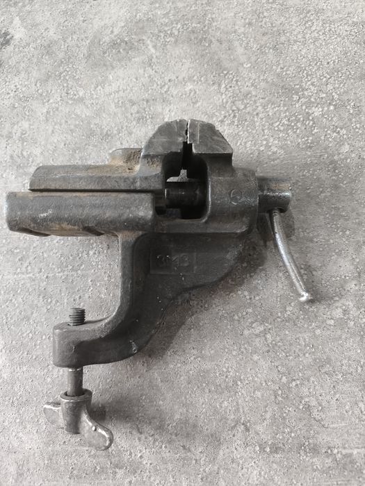 Тисы слесарные маленькие