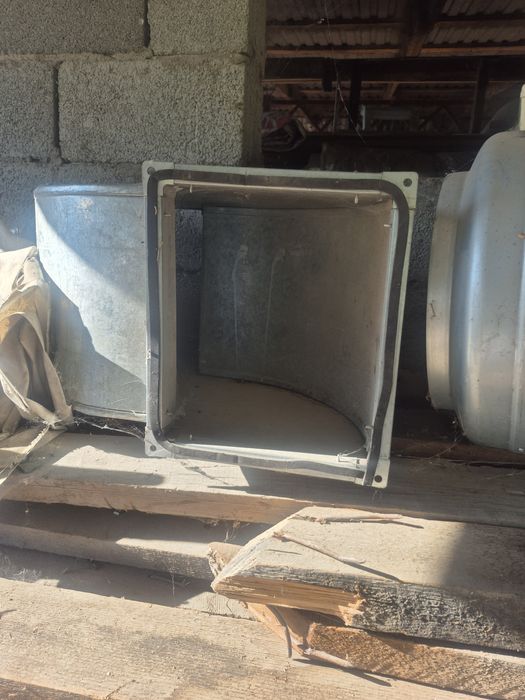 Продам вытяжку с мотором с 2зонтами