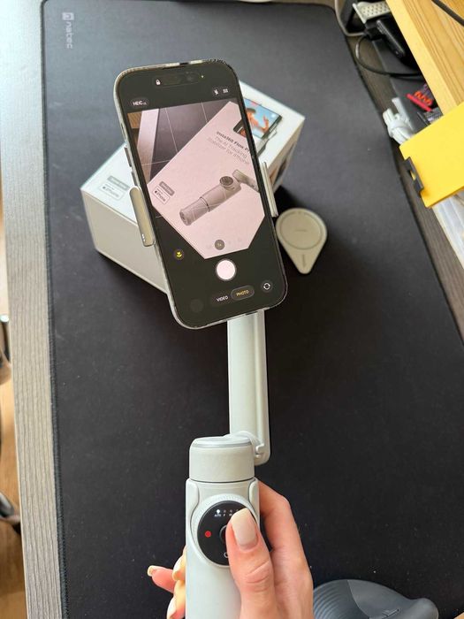 Insta360 Flow Pro + Подарък магнитен държач за телефон