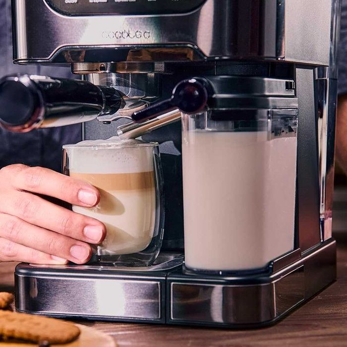 Еспресо кафемашина с кана за мляко тъч дисплей Cecotec Power Espresso 20 Coldbrew Latte plus