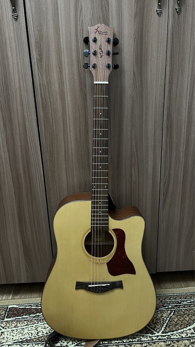 Гитара акустика,