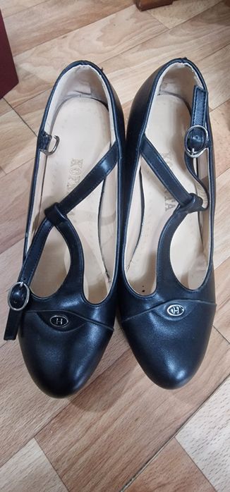 Срочно продам Туфли женские