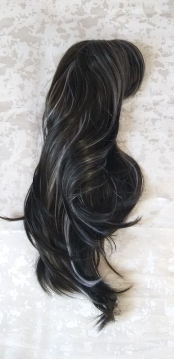 Парик новый средней длины