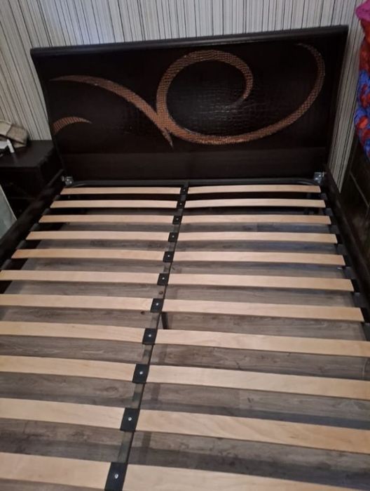 Продам 2х спальную кровать