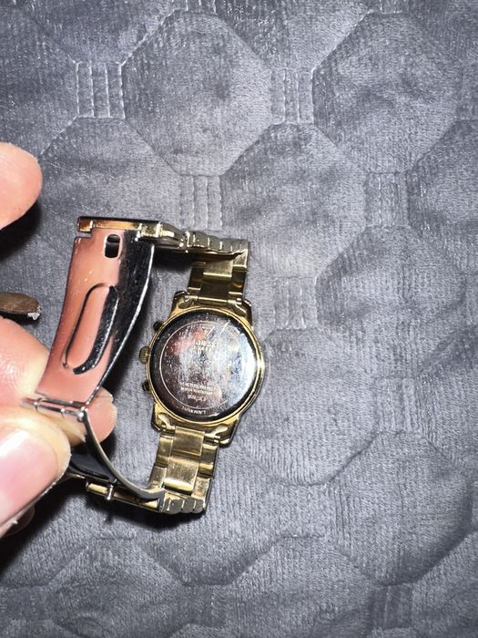 Vand ceasuri de mana