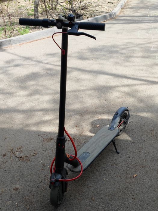 Продам Mi Electric Scooter 1S