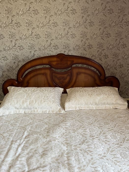 Продам спальный гарнитур