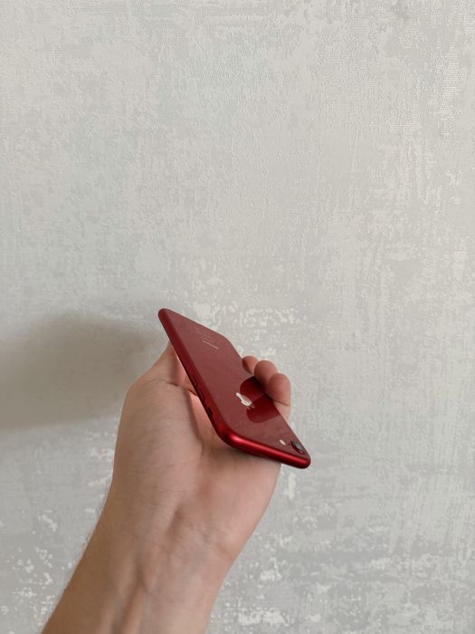 IPhone 8/64 Red - В отличном состоянии