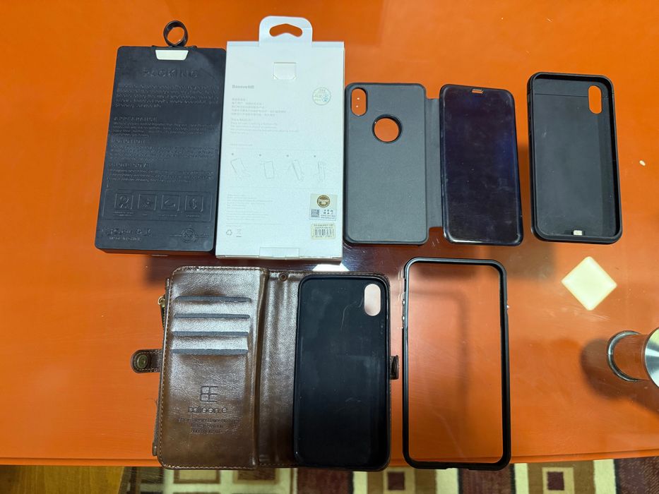 Продам чехлы на iPhone X б/у