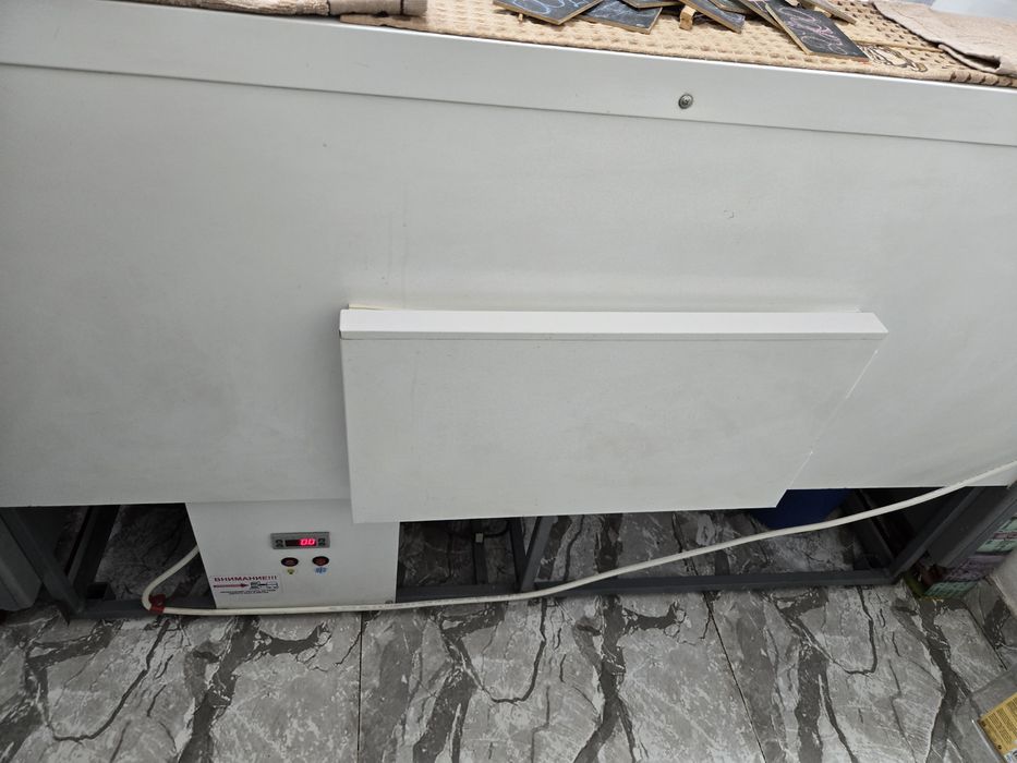 Продам витриные холодильники