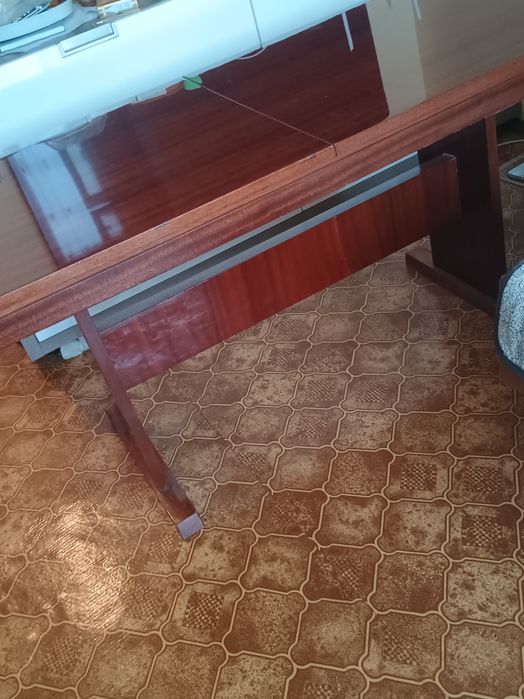 Холна маса дърво