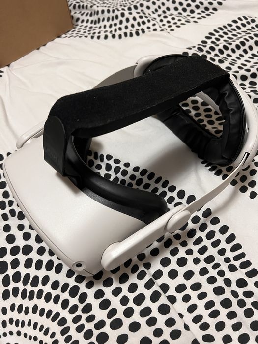 Oculus Quest 2 VR headset