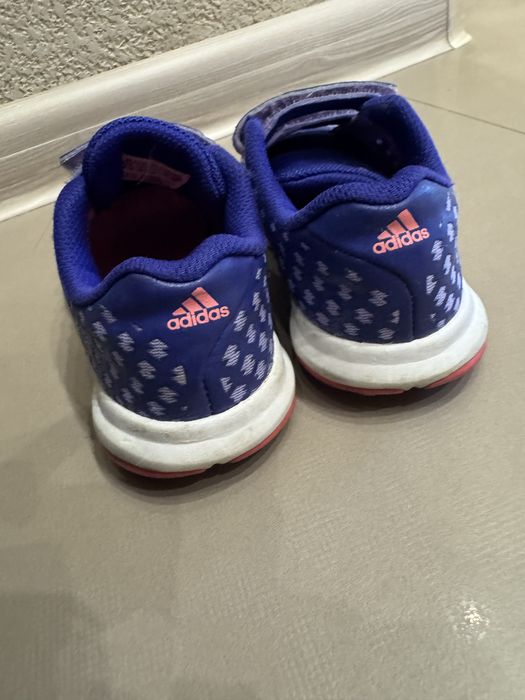 Adidas маратонки