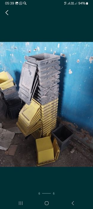 Продаю баки для мусора