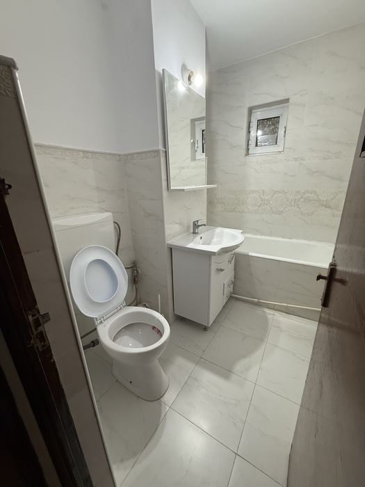 Vând apartament 3 Camere Decomandat NEGOCIABIL