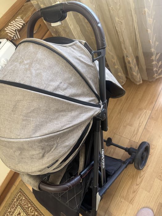 Продам коляску трансформер всесеззоная за 25000