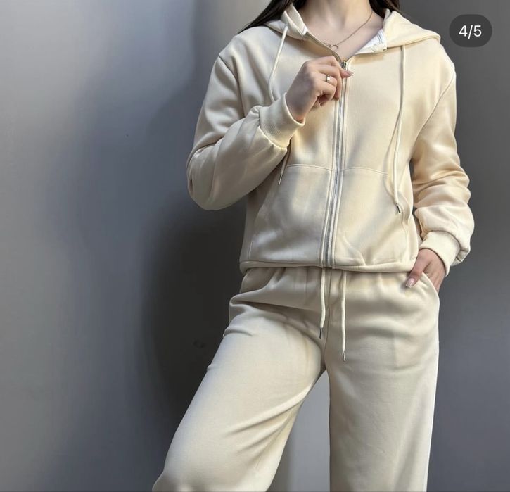 Продам костюм 44 размер