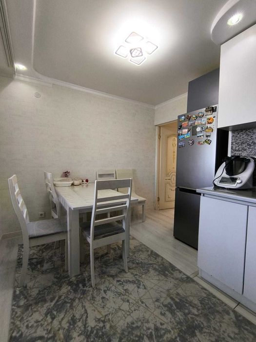 продам 3 комнатную квартиру