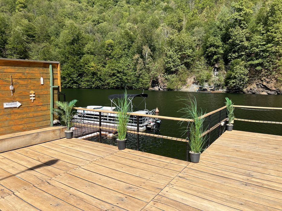 Cabana la munte ideala  pentru grupuri , petreceri , majorate, cu , ponton lac Tarnița
