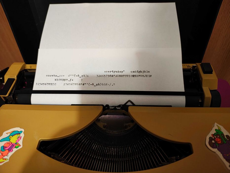 Mașină de scris portabilă