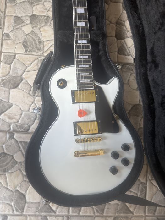 Электрогитара Gibson les paul custom