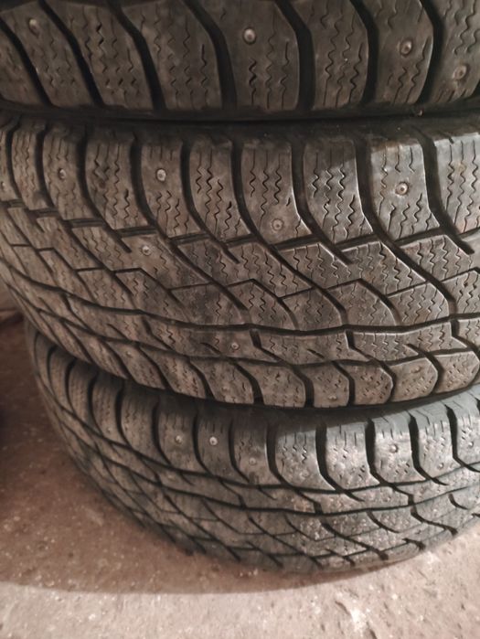 Продам шины 205-70 на 15