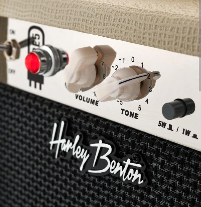 Комбоусилитель Harley Benton ламповый