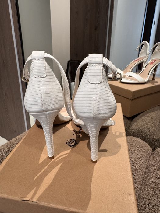 Bata дамски обувки с ток