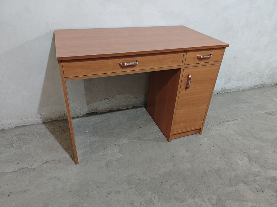 СТОЛЫ Письменные.