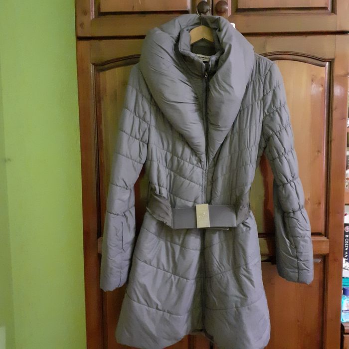 Дамска зимна грейка с шал яка, номер 48! Топла и лека с 2 джоба с цип.