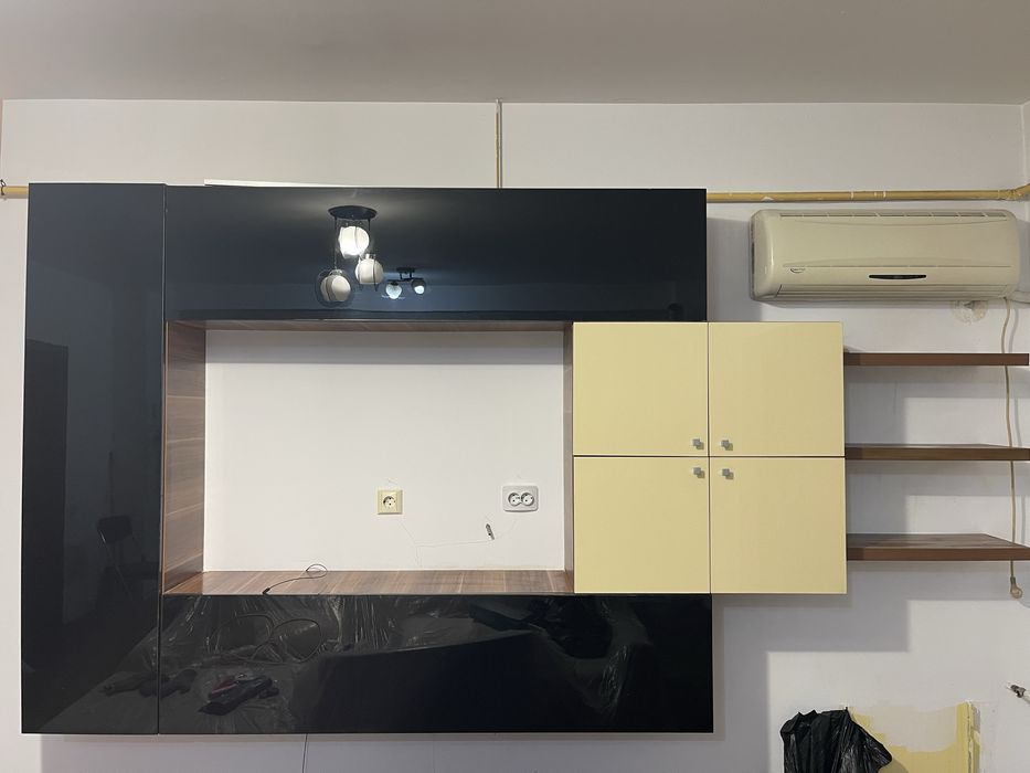 Mobila pentru living fronturi lucioase