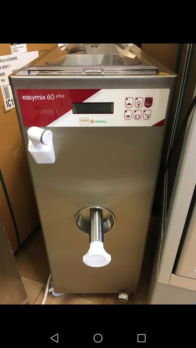 Продавам професионална машина за сладолед Carpigiani.