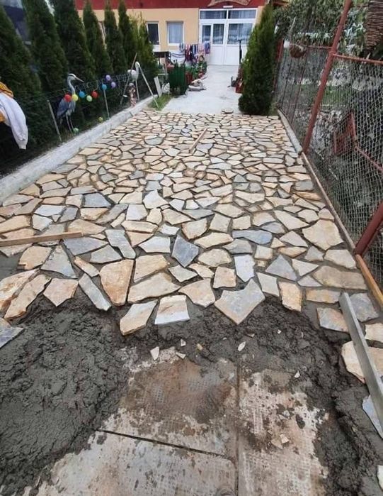 Vând Piatră sau Montez