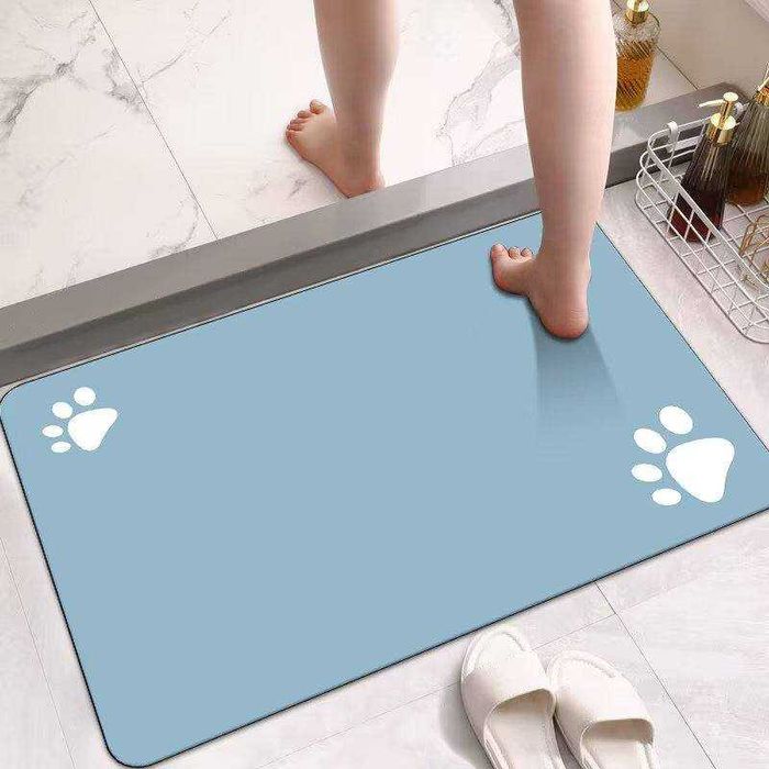 Коврики для ванной и столовой.