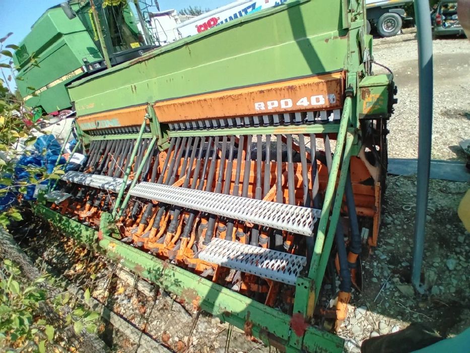 Vând utilaje agricole