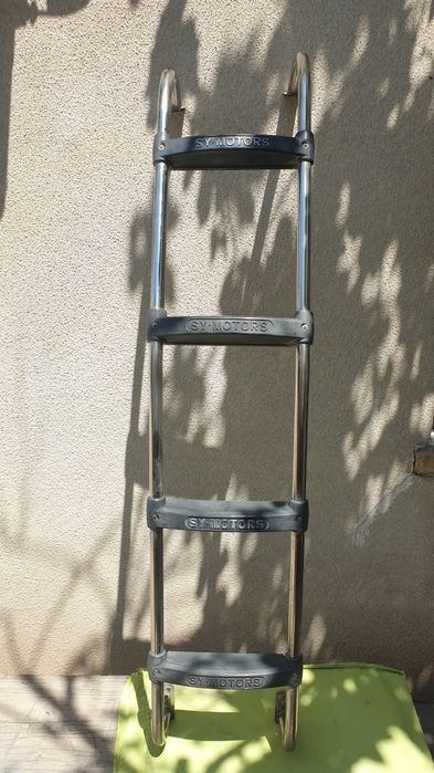 Продается лестница на микроавтобуса ИСТАНА,ХУНДАЙ