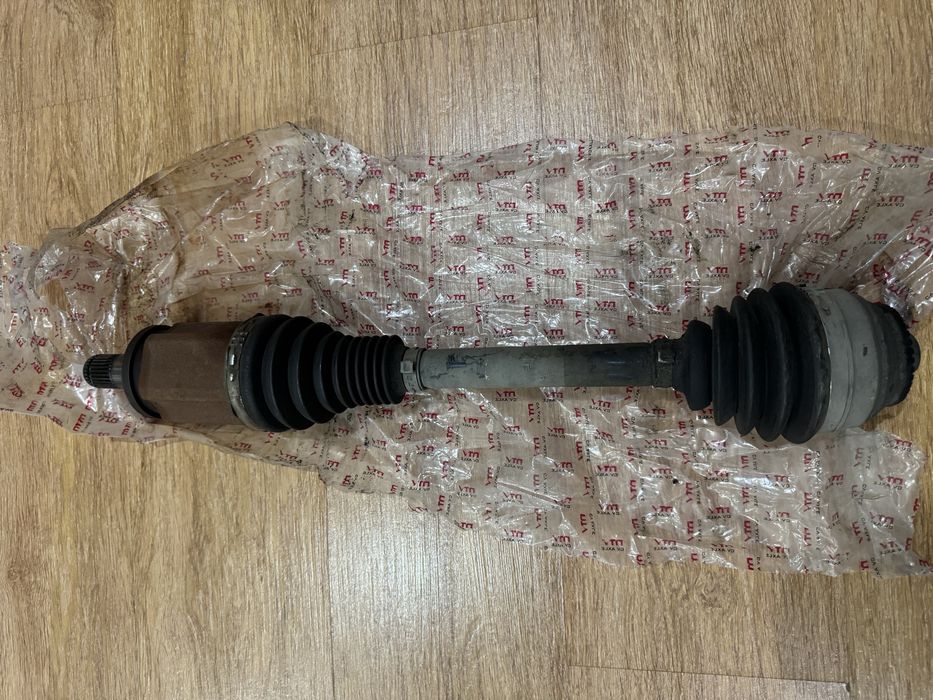 Левый привод BMW G12 7 серия