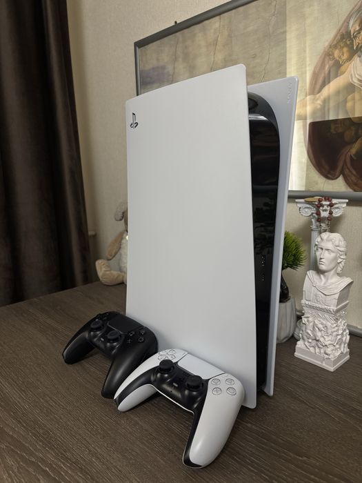 PS5 Disk + 2 manete si 14 jocuri
