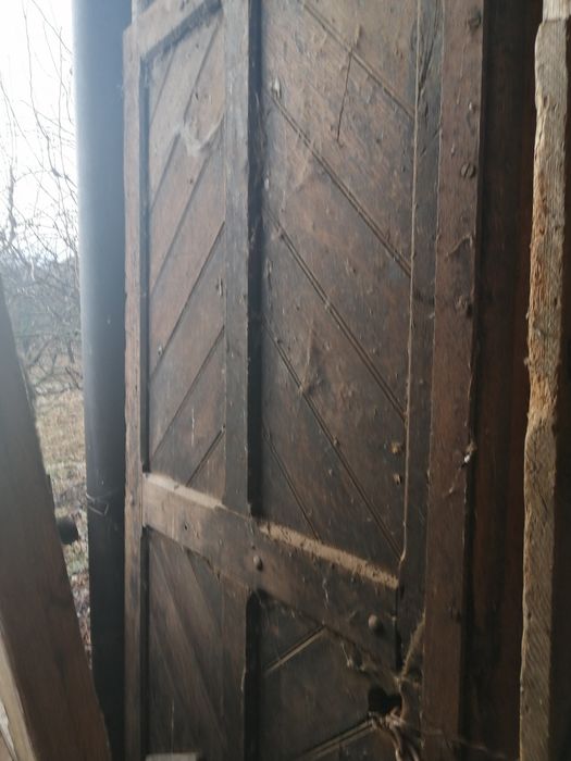 Vând uși crama de vin si țuică