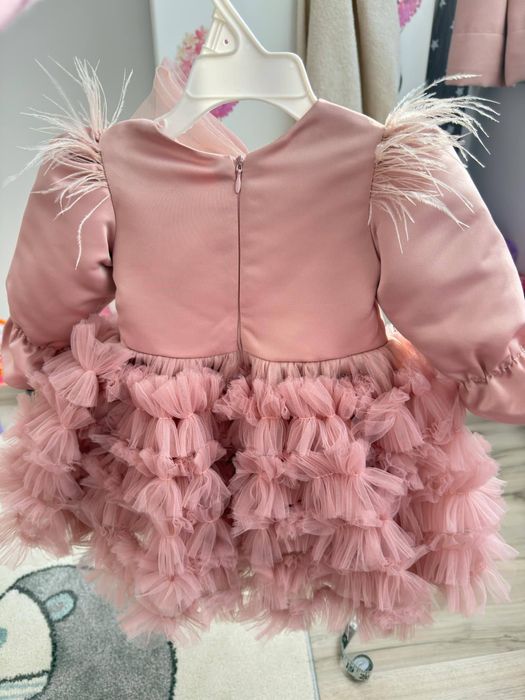 Продавам рокли мама и бебе