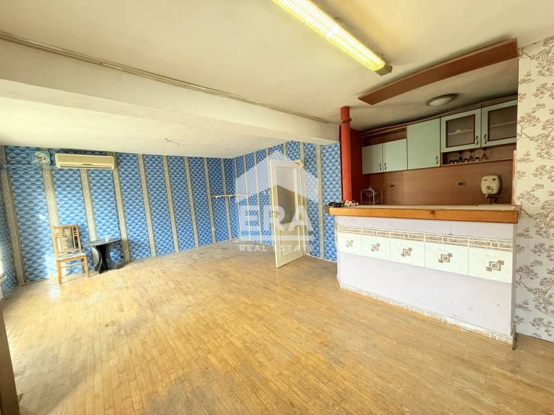 Продава се Двустаен апартамент в Варна, Зимно кино Тракия - 64 кв.м за 1969 €/кв.м - Снимка #1