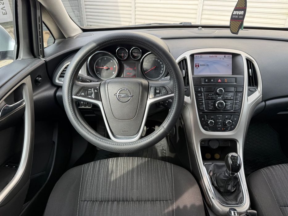 Opel Astra J 2011 / Euro 5 / Inmatriculat