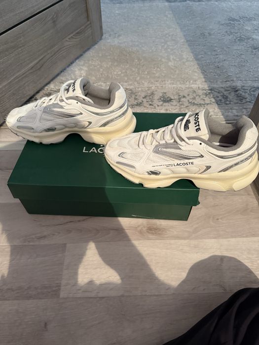 кроссовки Lacoste