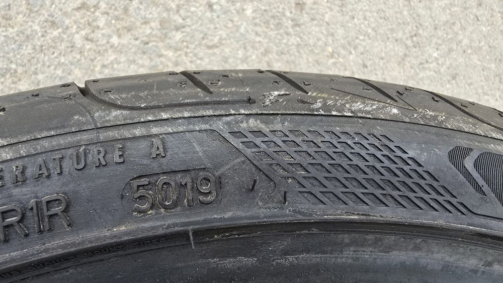 Летни гуми 19 цола GOODYEAR 235/35/19 2 бр.