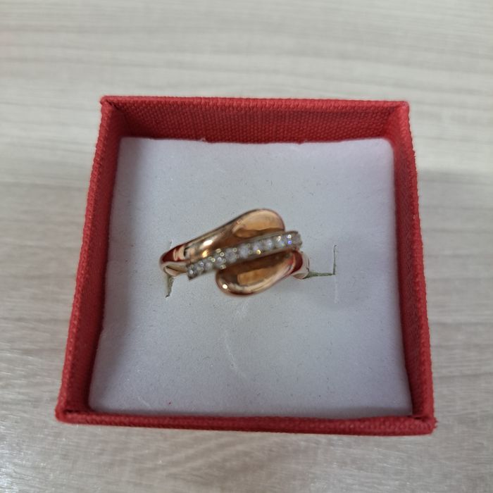 Продам кольцо новое