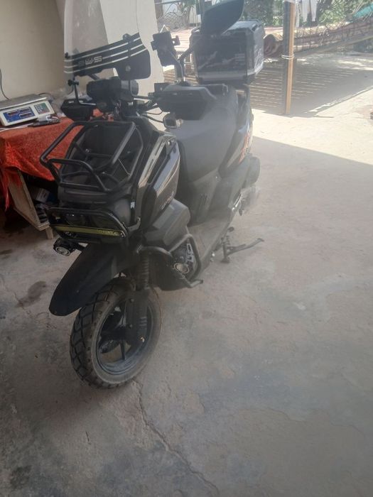 Tank sukutir benzenda qora rang yangi